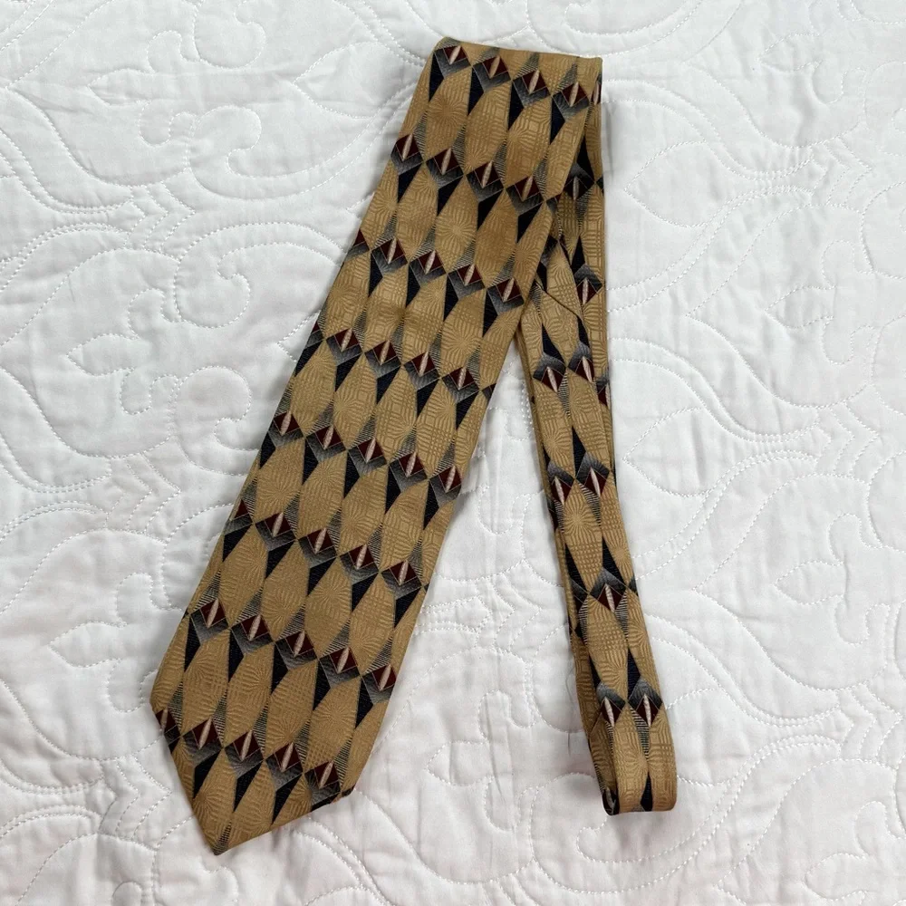 Bill Blass Black Label Geometric‎ Patterned Gold Tan Silk Tie EUC